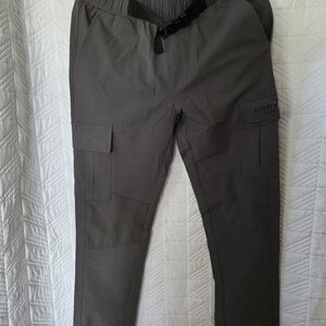Men's Supply & Demand Gray Athletic Cargo Joggers New Without Tags.
